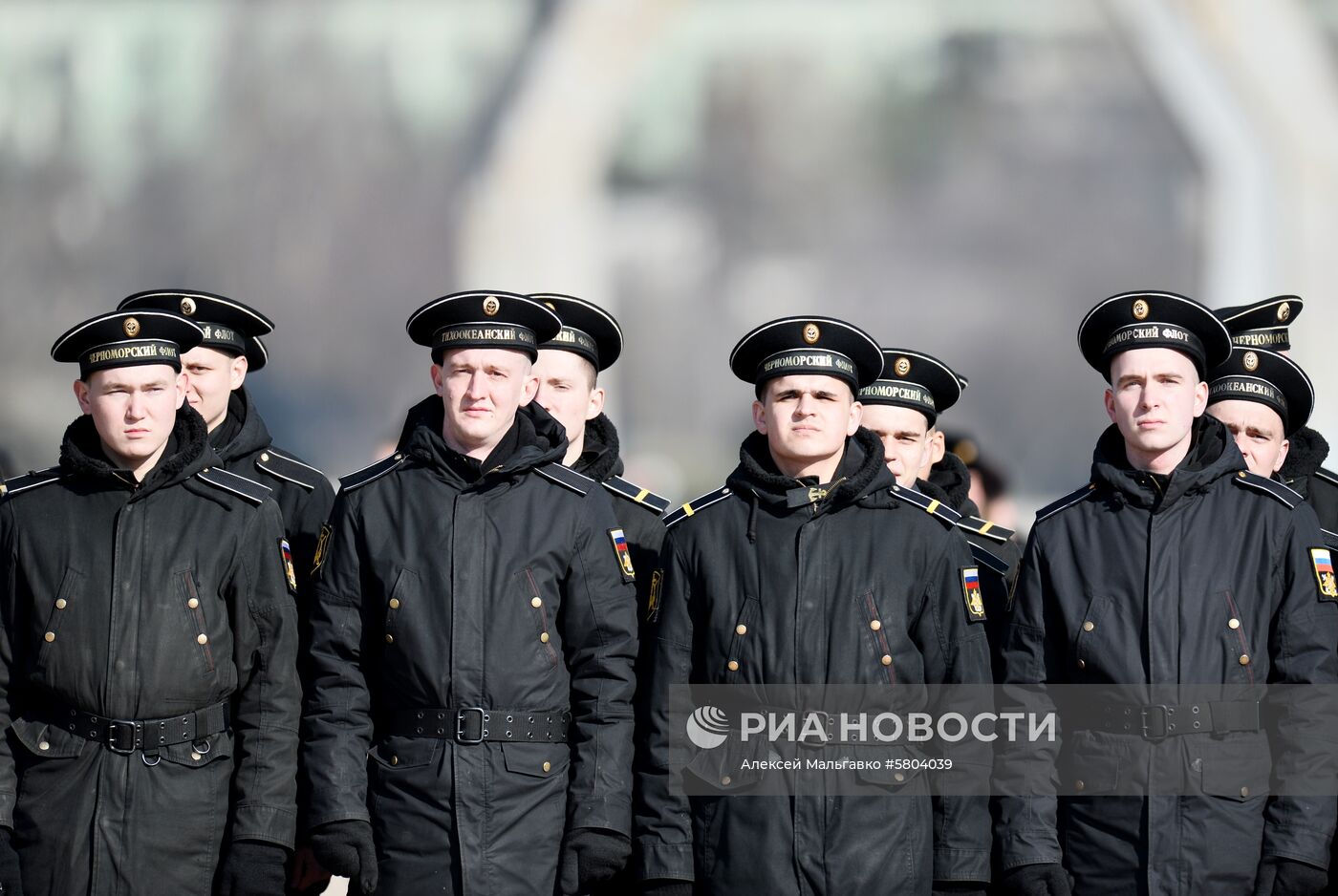 Фрегат "Адмирал Макаров" прибыл в порт Севастополя