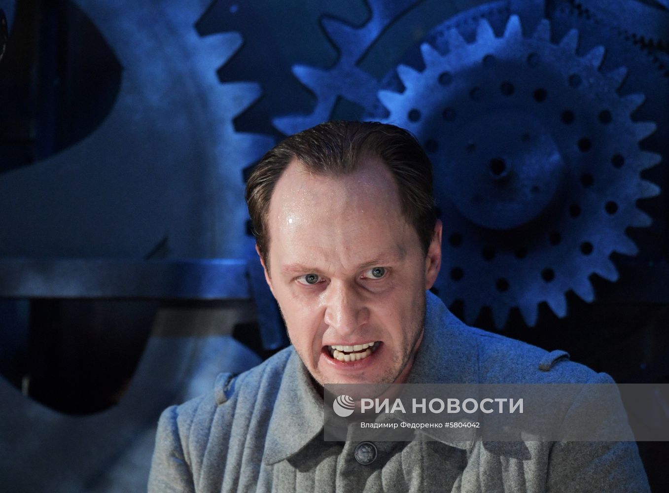 Спектакль "Русская война Пекторалиса" в театре О. Табакова
