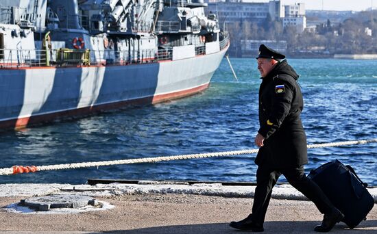 Фрегат "Адмирал Макаров" прибыл в порт Севастополя