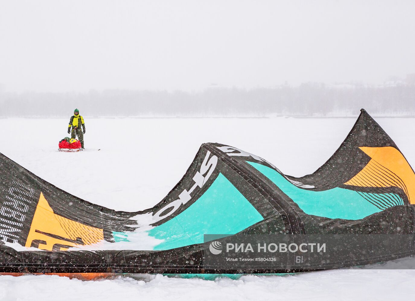 Соревнования по сноукайтингу в Карелии