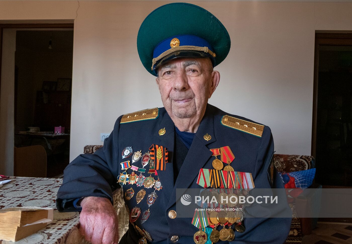 Ветеран Великой Отечественной войны Сергей Оганесян