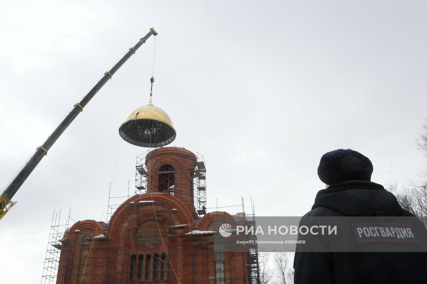 Установка купола на главный храм Росгвардии