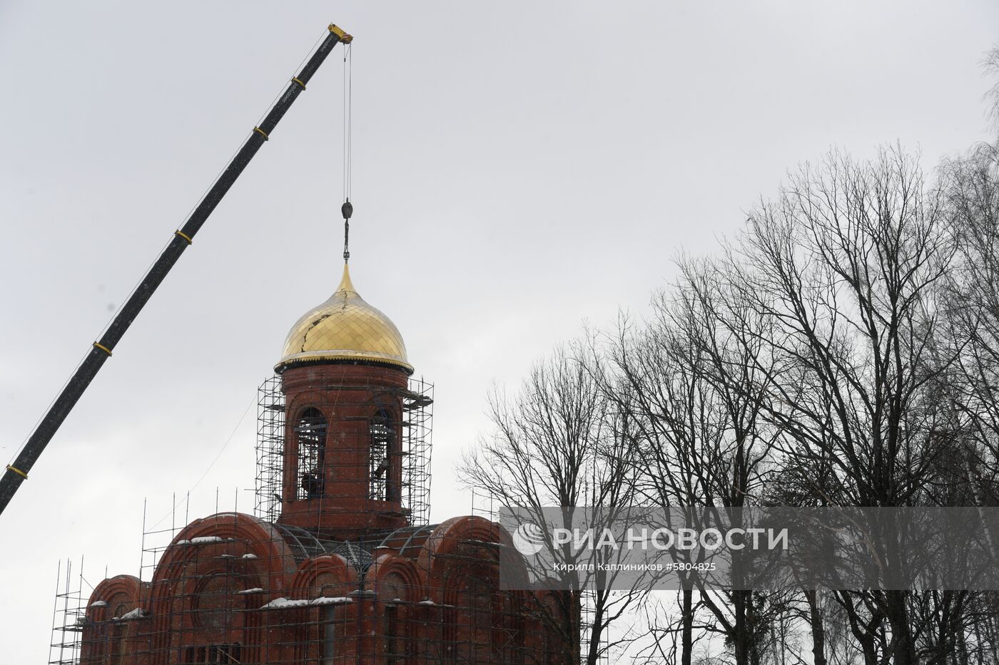 Установка купола на главный храм Росгвардии