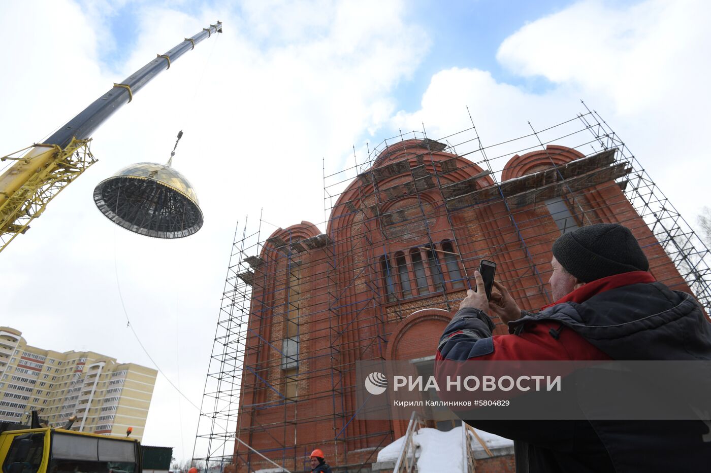 Установка купола на главный храм Росгвардии