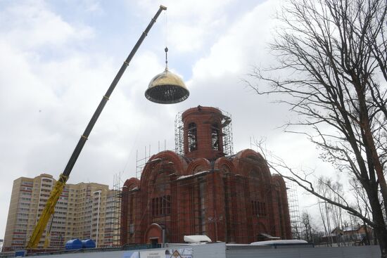 Установка купола на главный храм Росгвардии