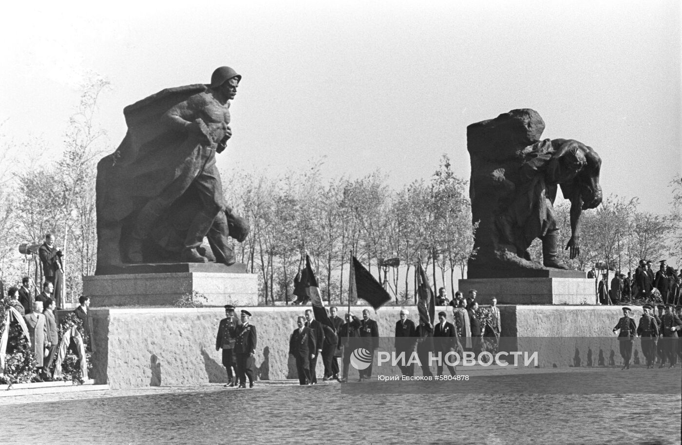 Героям Сталинградской битвы