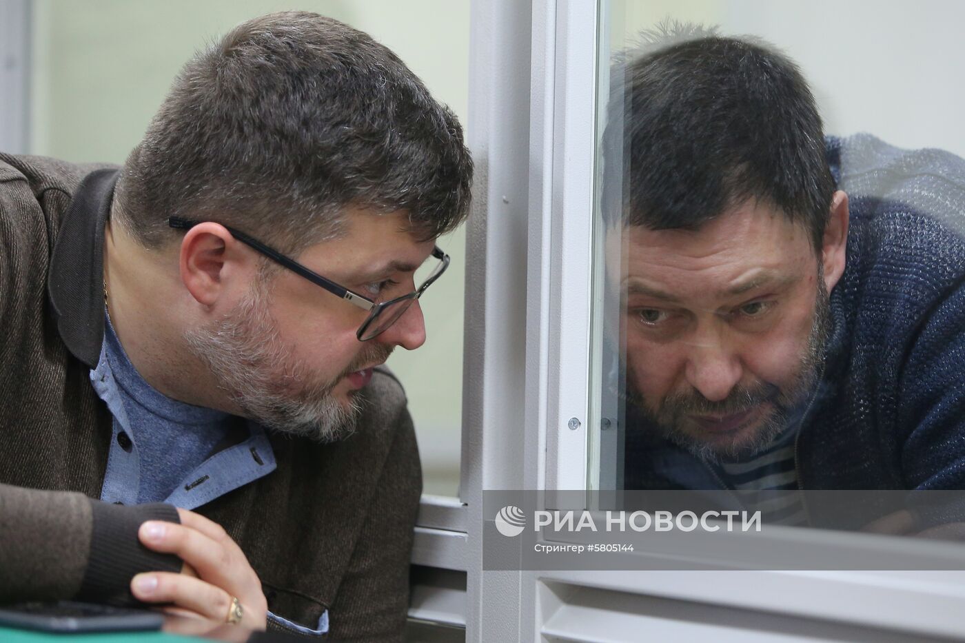 Рассмотрение жалобы на продление ареста К. Вышинскому