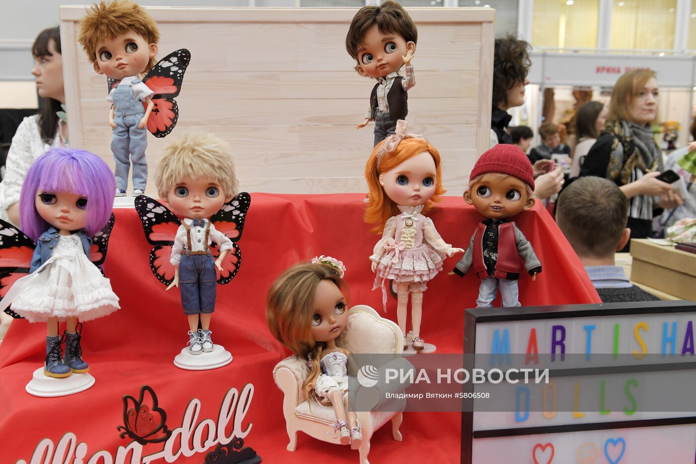 Международный весенний бал авторских кукол
