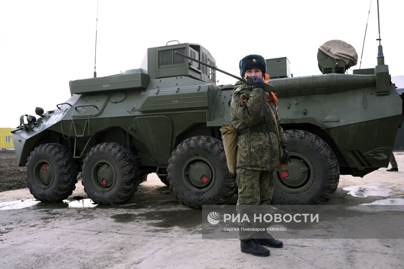 Женщины - военнослужащие мотострелковой дивизии ЮВО