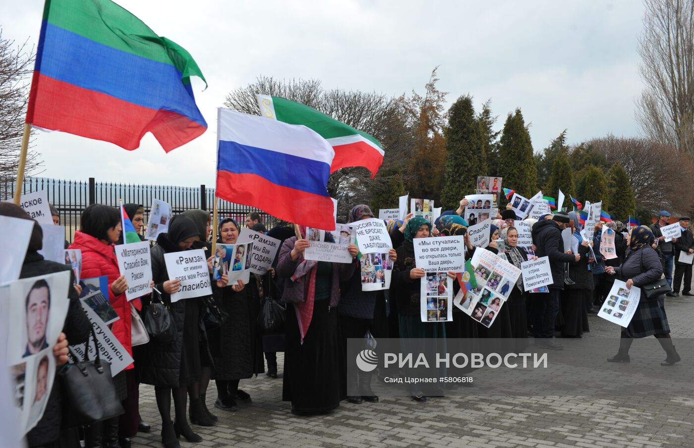 Встреча спасенного на Ближнем Востоке мальчика в аэропорту Грозного