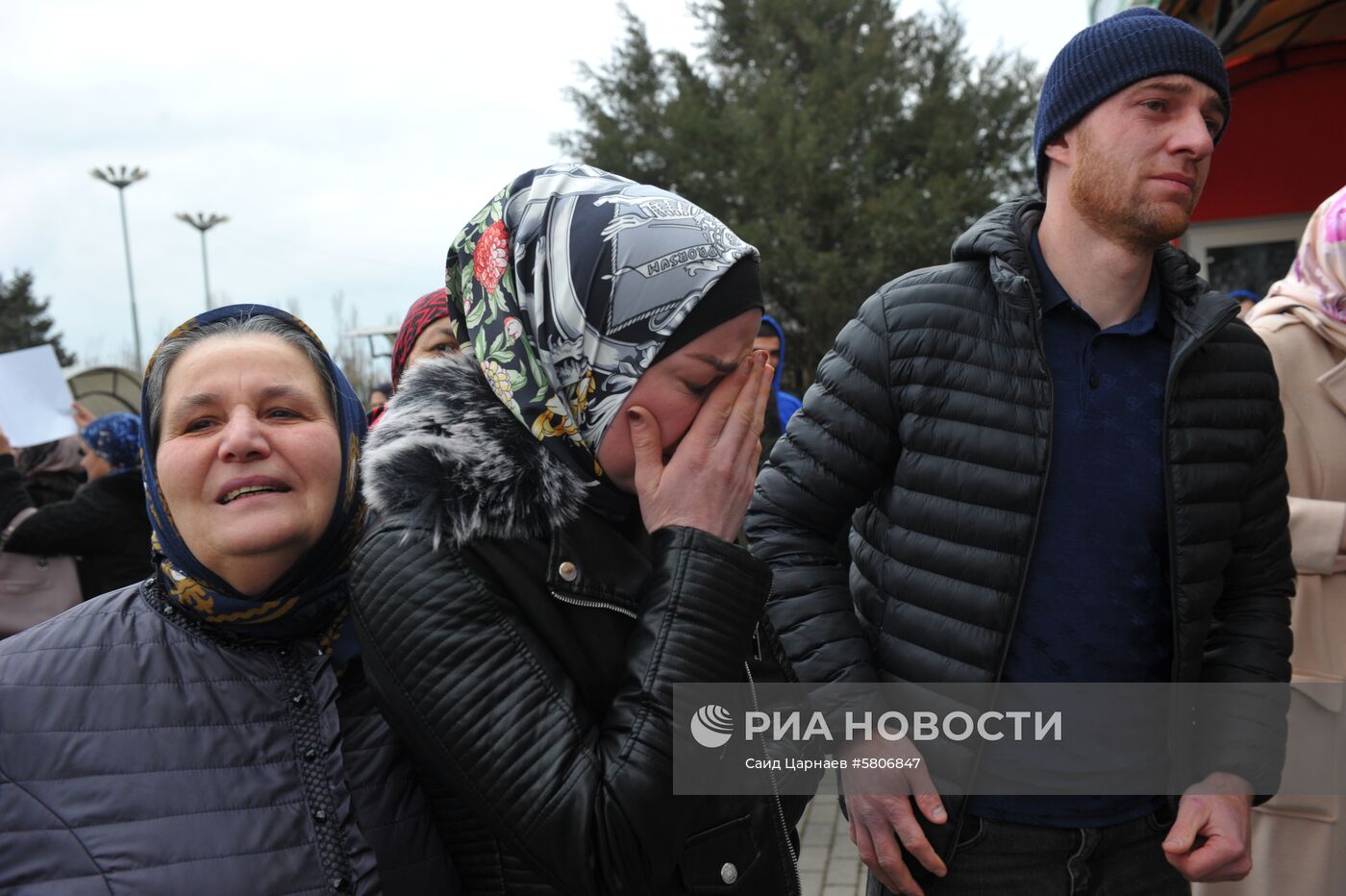 Встреча спасенного на Ближнем Востоке мальчика в аэропорту Грозного