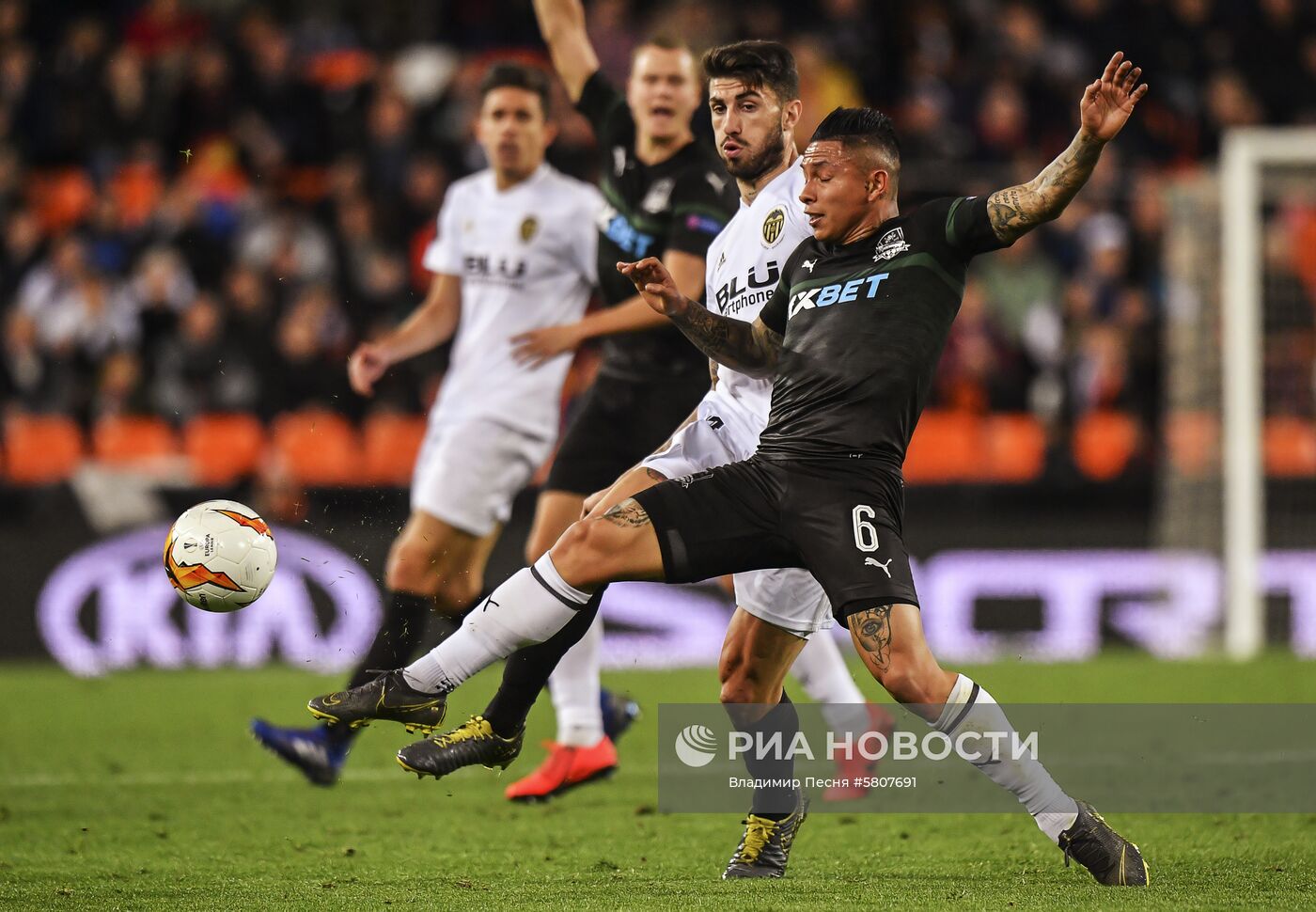 Футбол. Лига Европы. Матч "Валенсия" - "Краснодар"