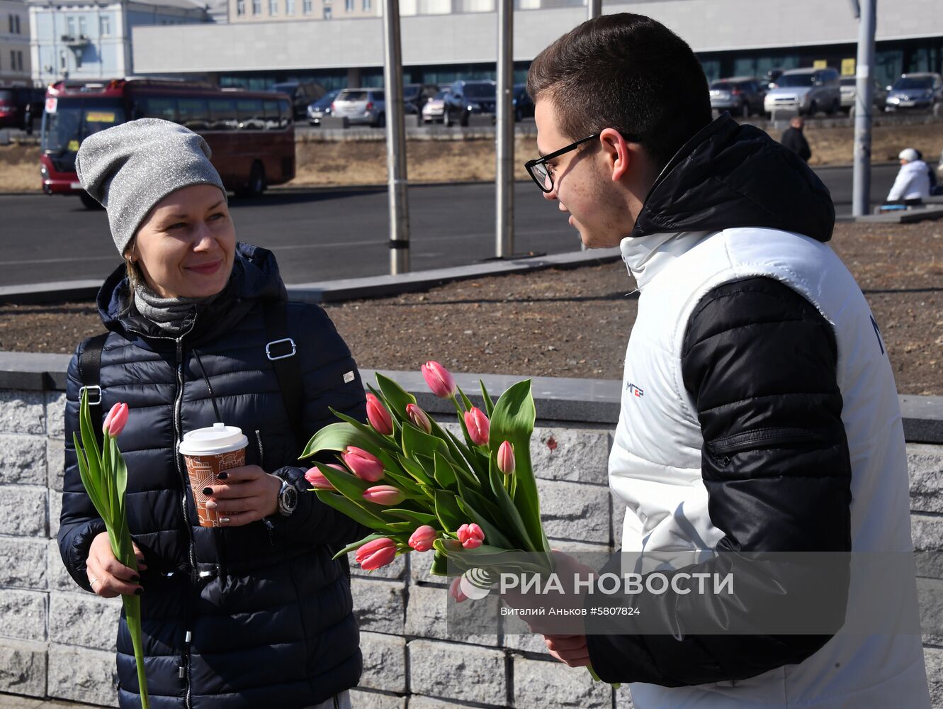 Поздравления женщин с 8 Марта 