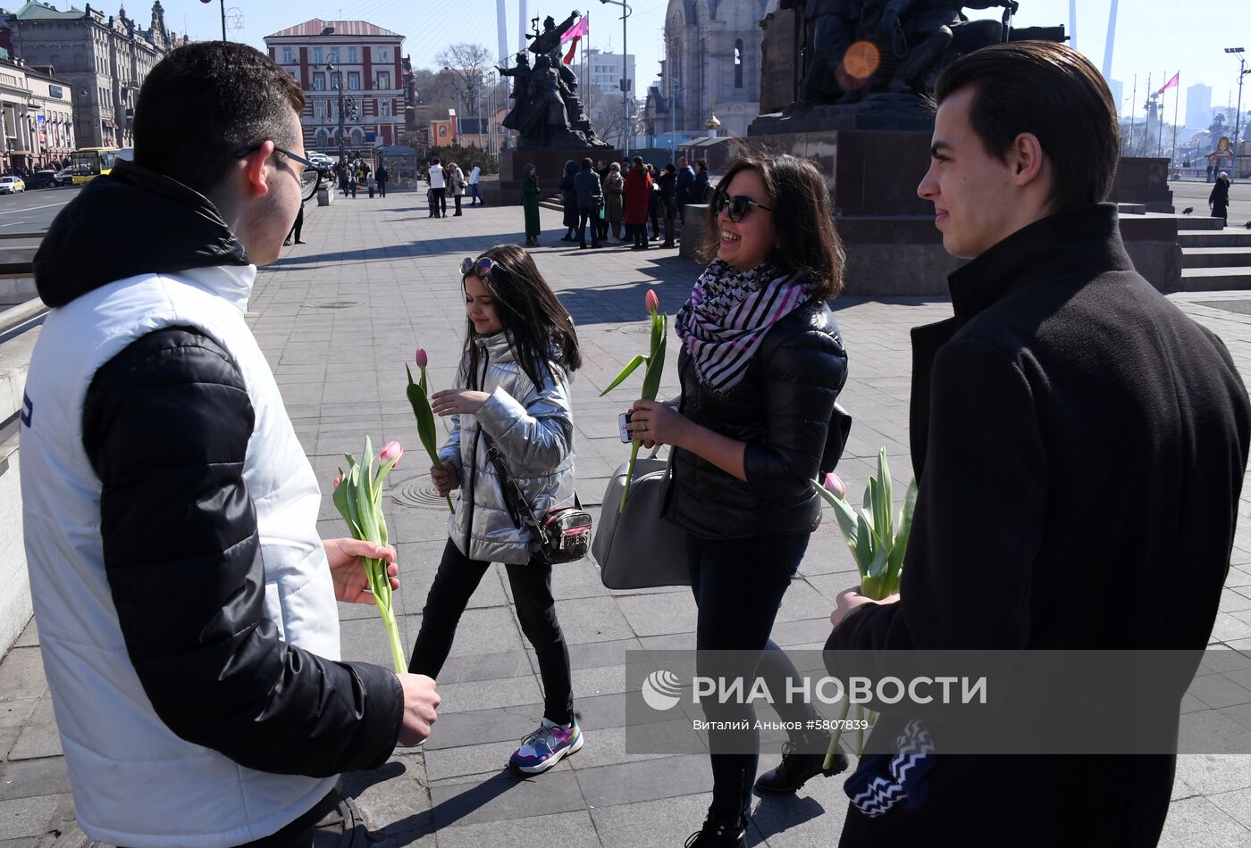 Поздравления женщин с 8 Марта 
