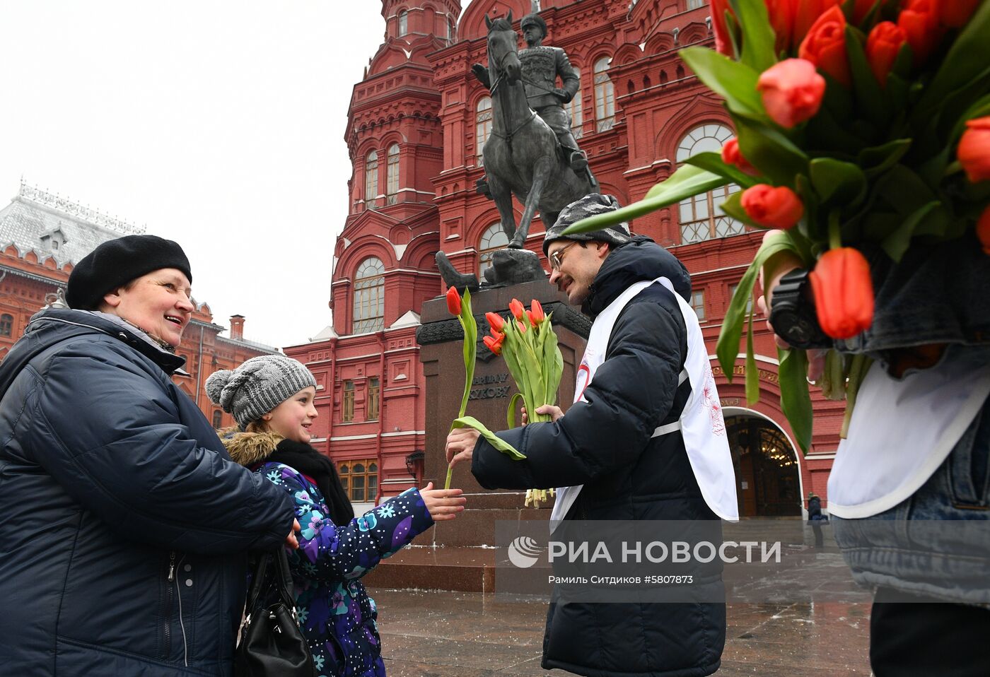 Поздравления женщин с Международным женским днем