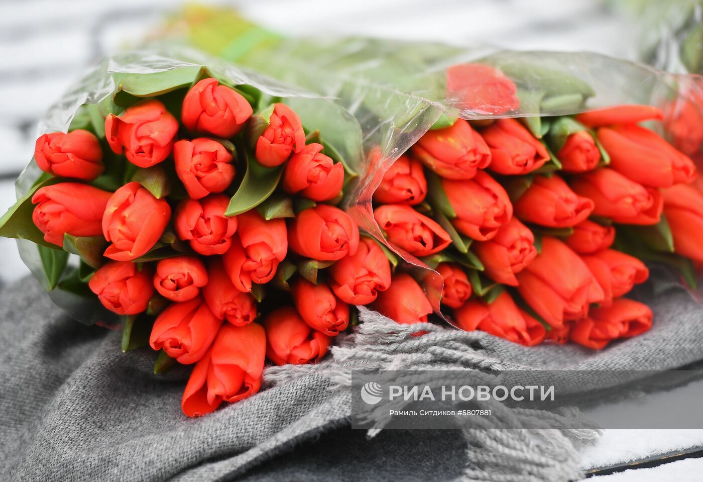 Поздравления женщин с Международным женским днем