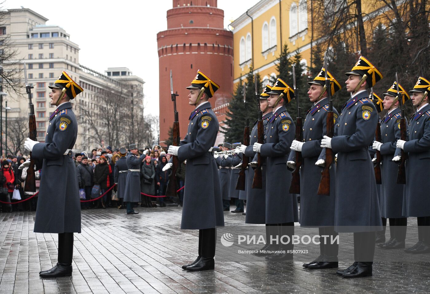 Поздравления женщин с Международным женским днем