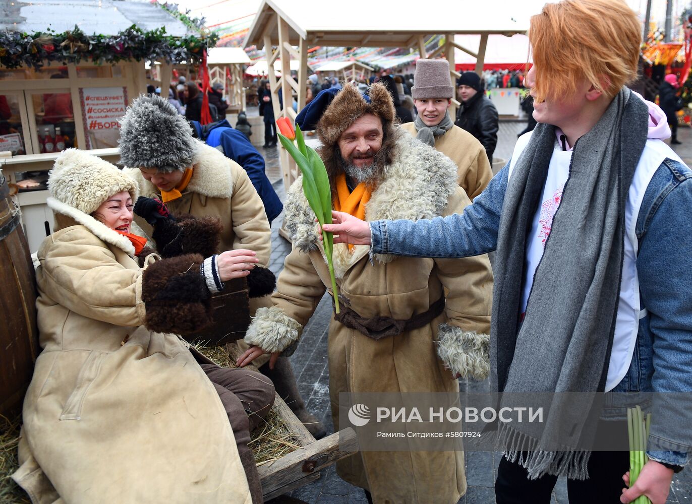 Поздравления женщин с Международным женским днем