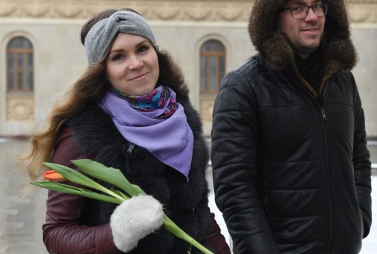 Поздравления женщин с Международным женским днем