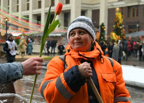 Поздравления женщин с Международным женским днем