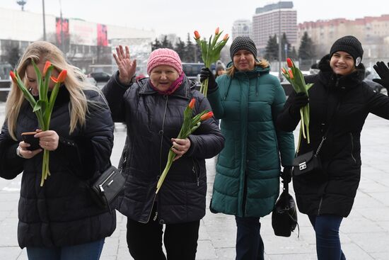 Поздравления женщин с Международным женским днем