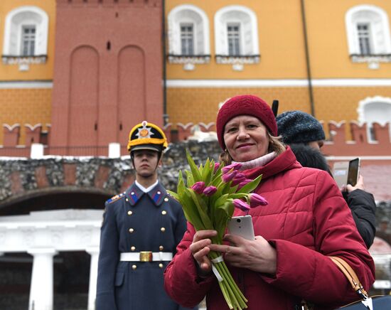 Поздравления женщин с Международным женским днем