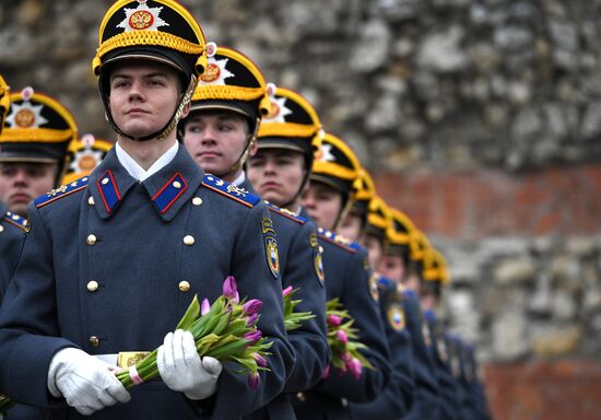 Поздравления женщин с Международным женским днем