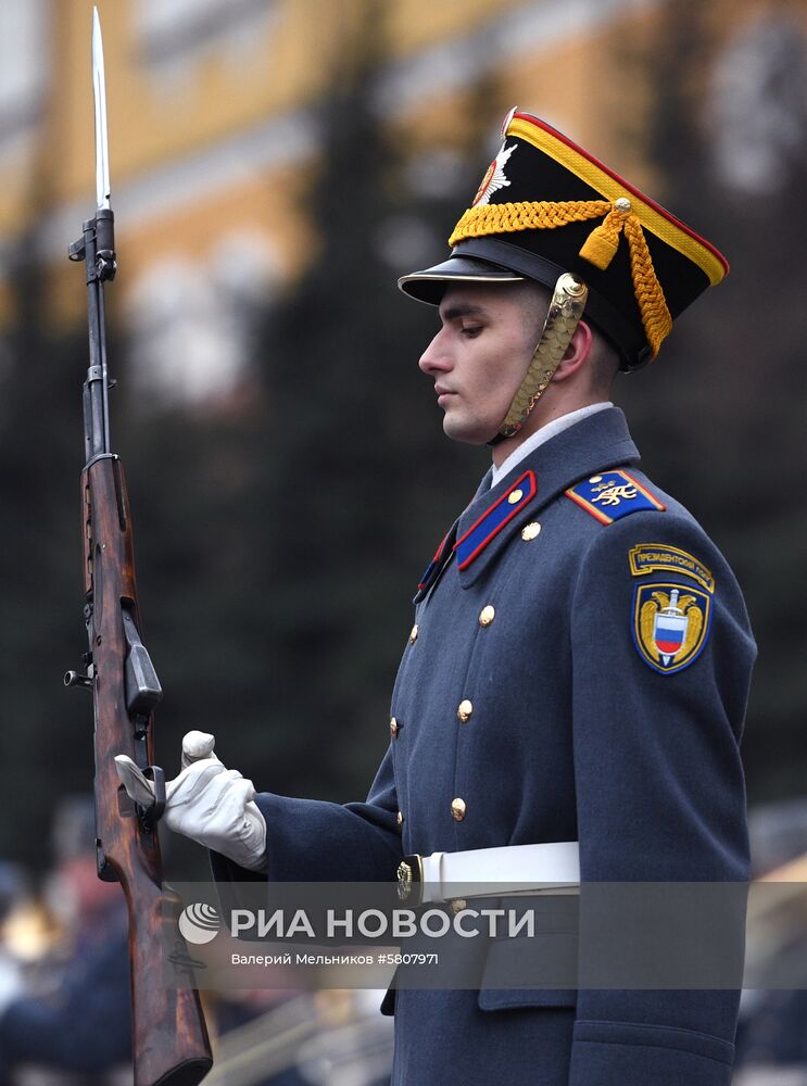 Поздравления женщин с Международным женским днем