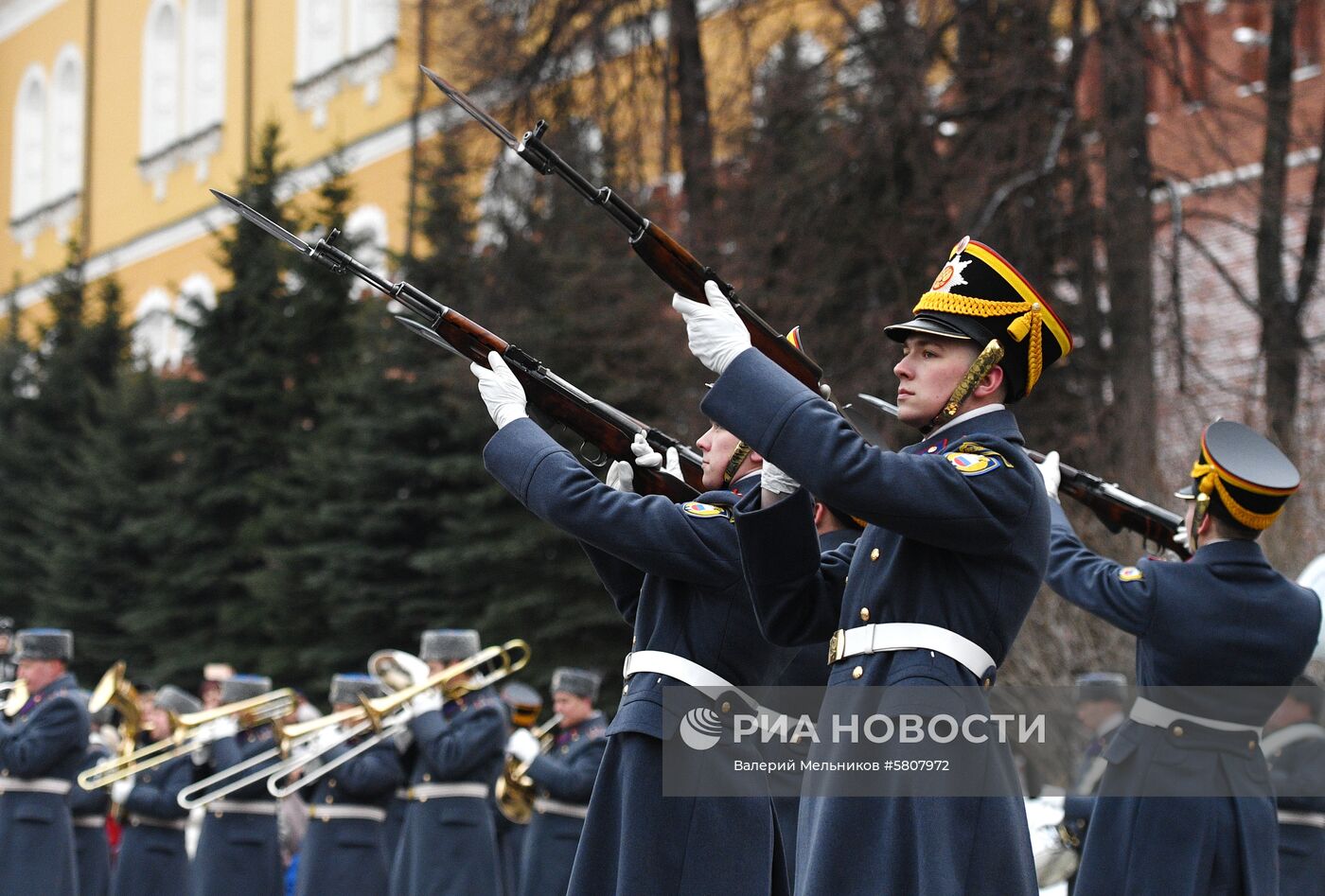 Поздравления женщин с Международным женским днем