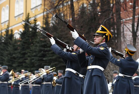 Поздравления женщин с Международным женским днем