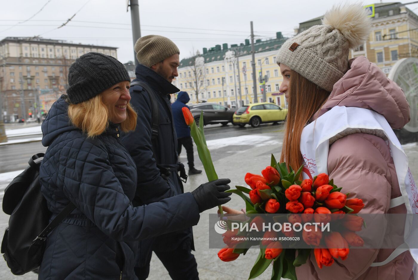 Поздравления женщин с Международным женским днем