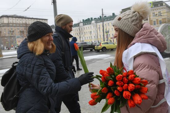 Поздравления женщин с Международным женским днем