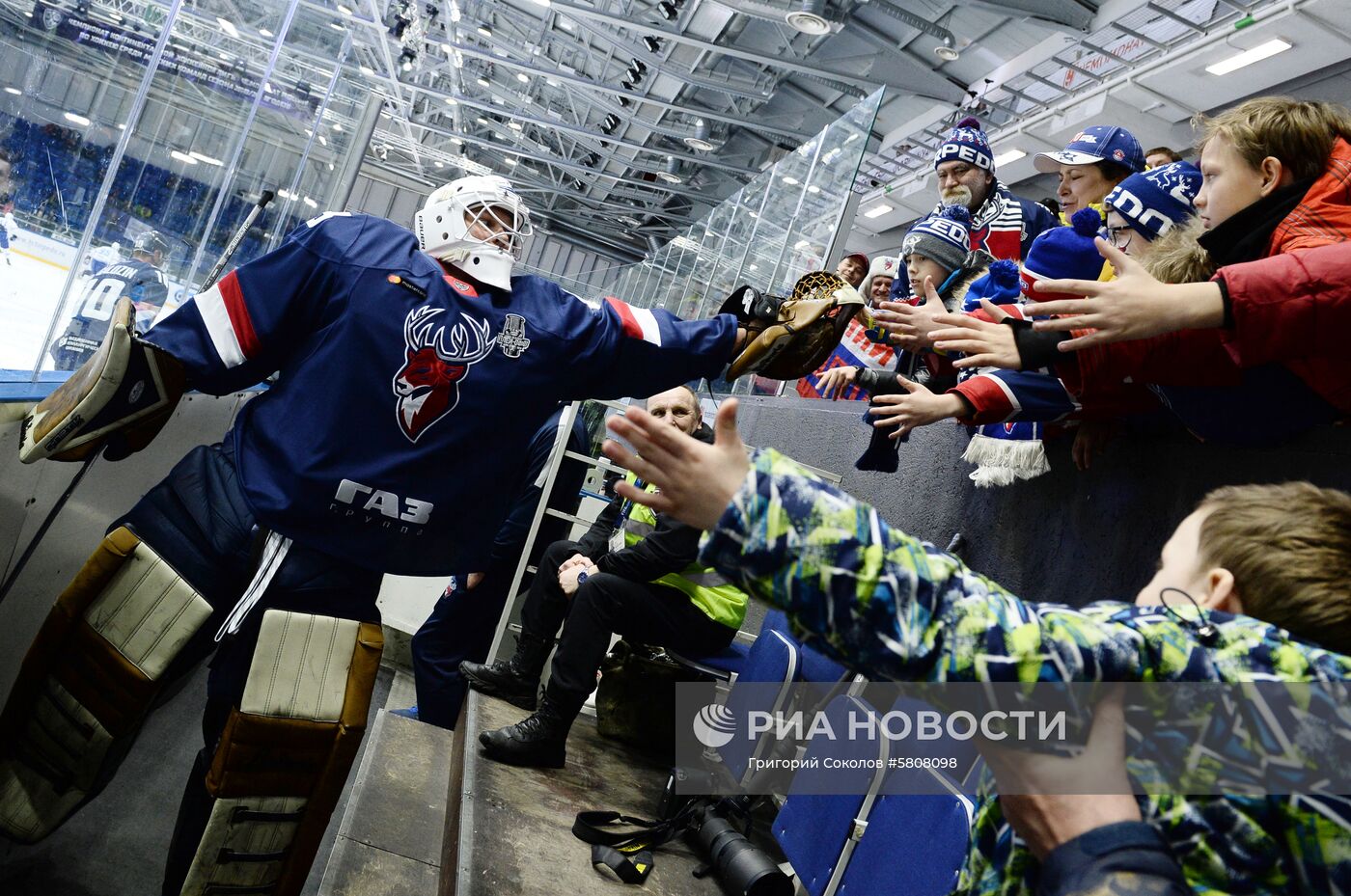 Хоккей. КХЛ. Матч "Торпедо" - "Барыс"