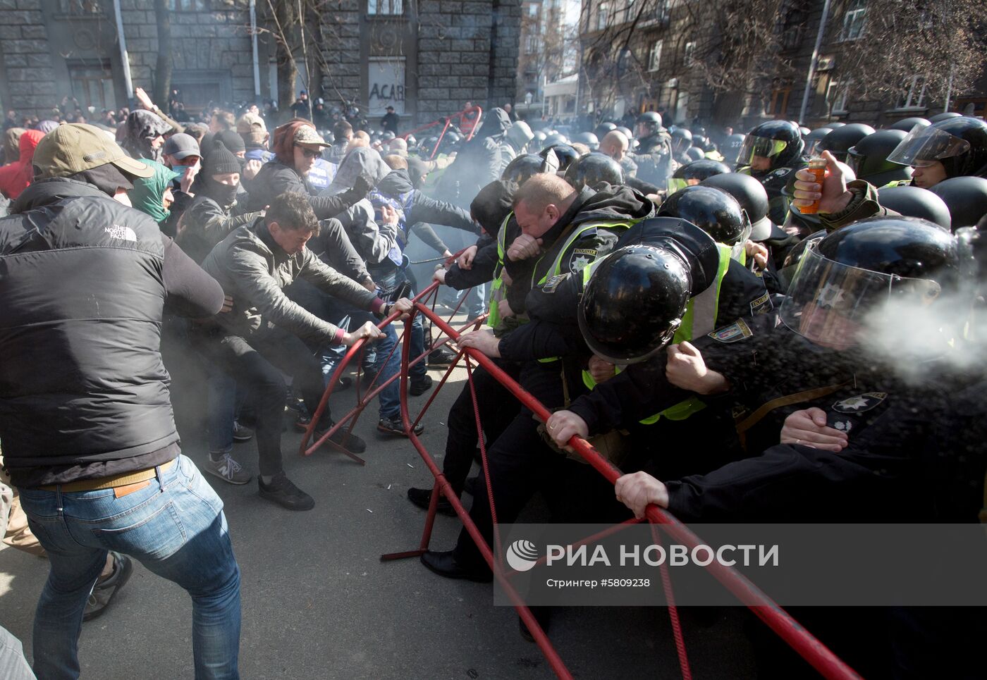 Акция в Киеве против коррупции в оборонной промышленности