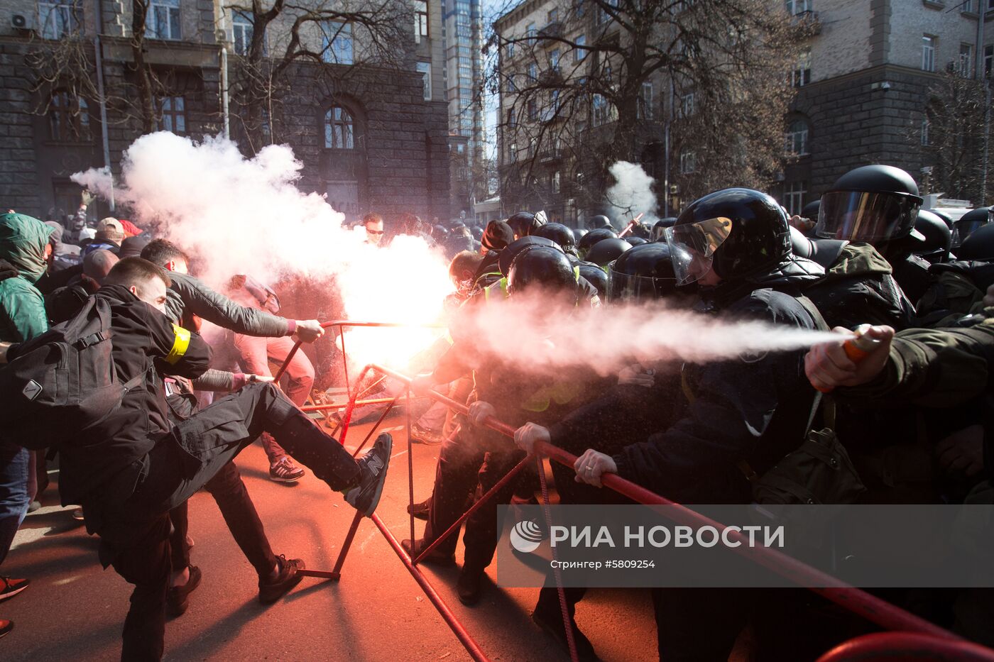 Акция в Киеве против коррупции в оборонной промышленности