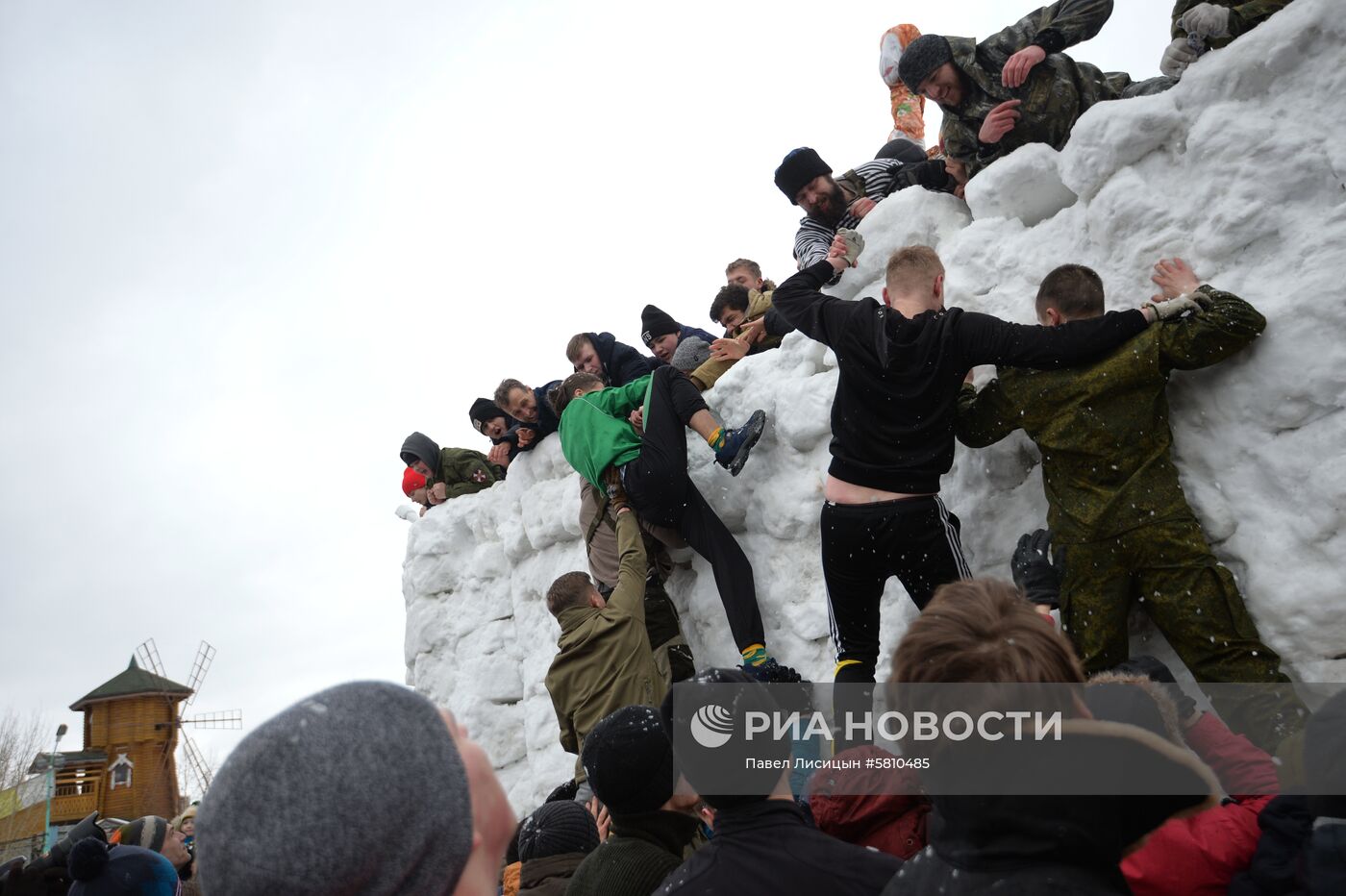 Празднование Масленицы в России