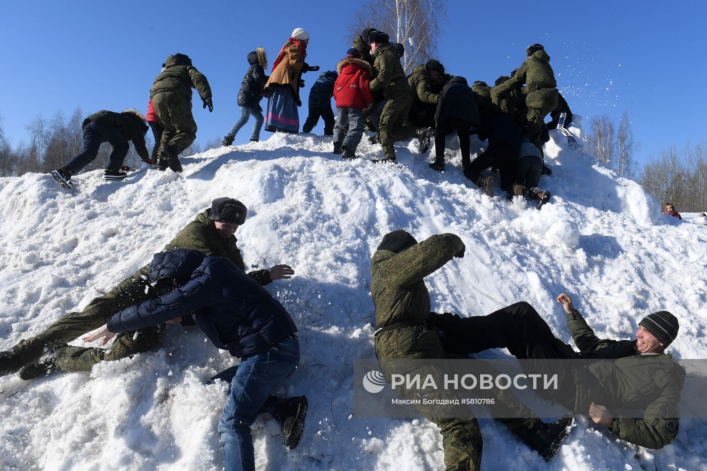 Празднование Масленицы в России