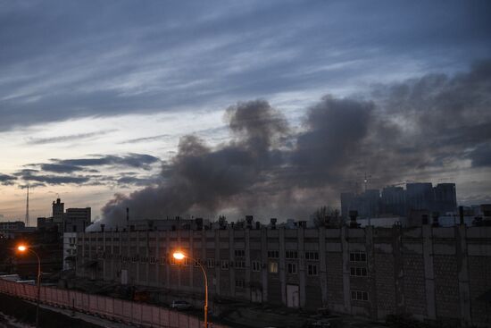 Ликвидирован пожар на складе лакокрасочных материалов в Москве