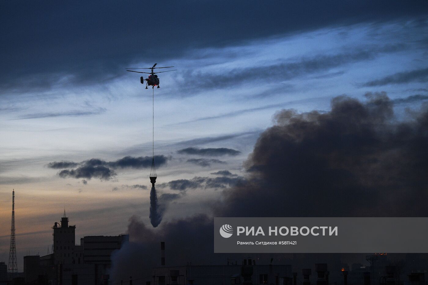 Ликвидирован пожар на складе лакокрасочных материалов в Москве