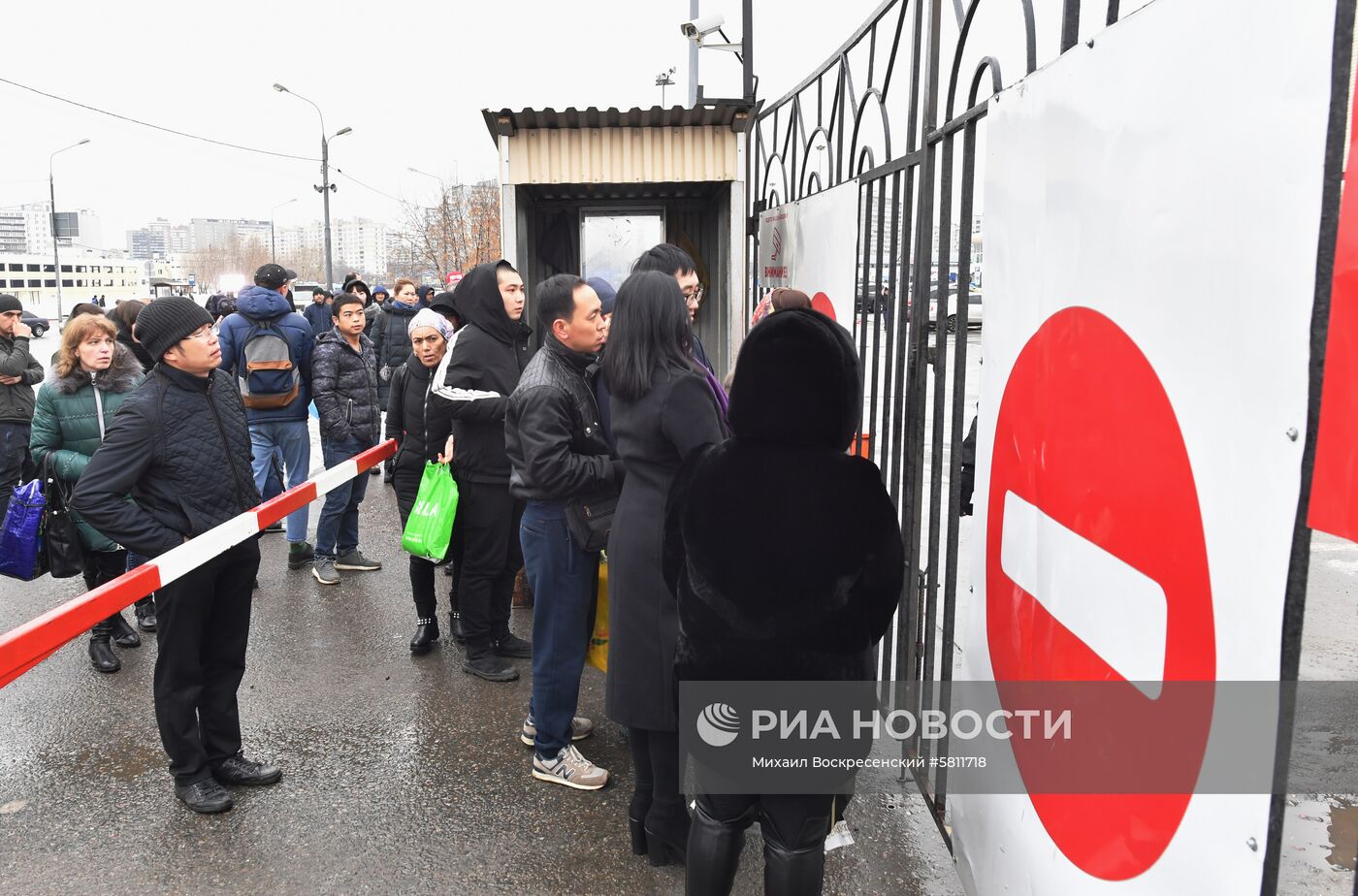 Проверки на московских рынках "Москва" и "Садовод"