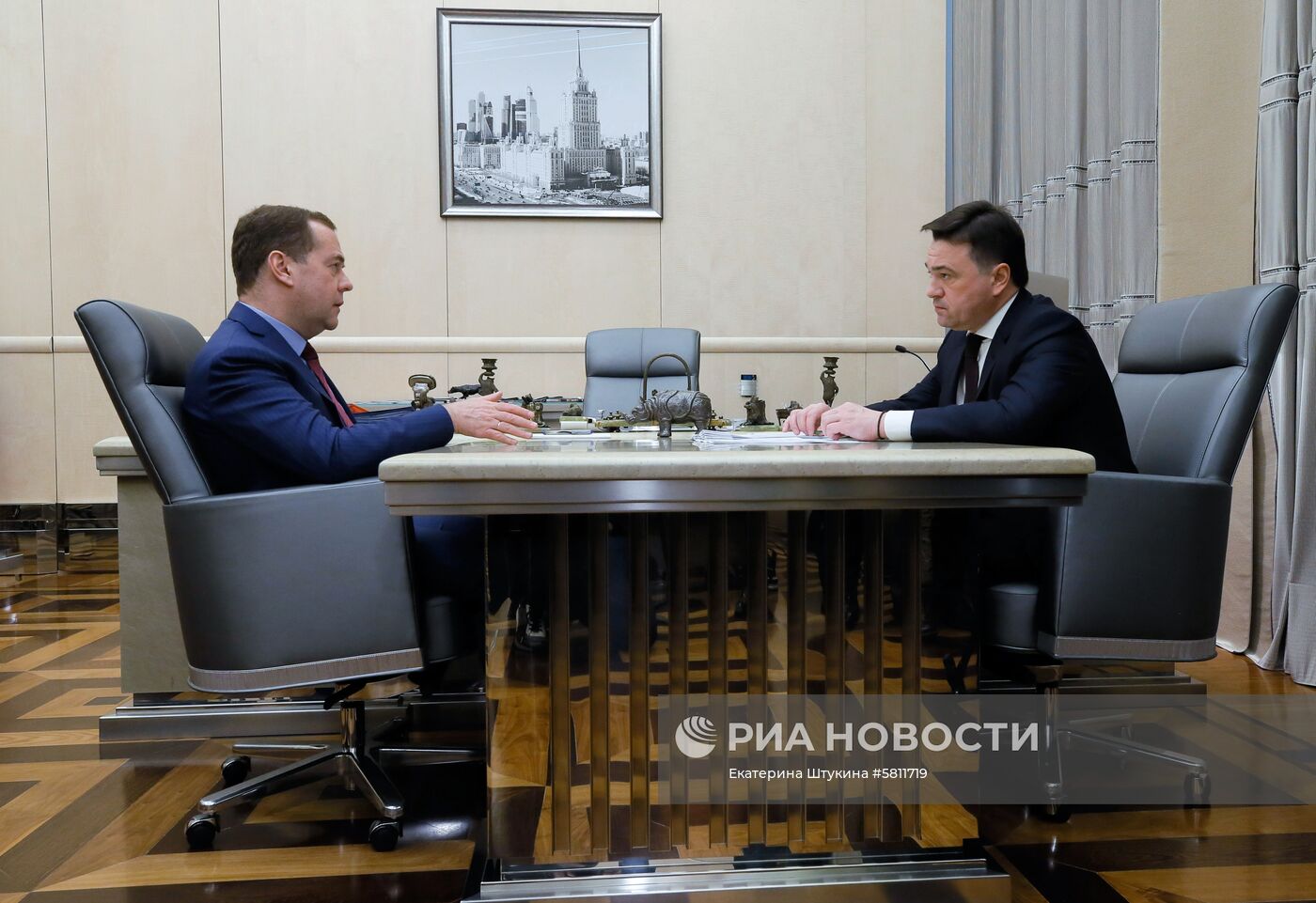 Премьер-министр РФ Д. Медведев встретился с губернатором Московской области А.Воробьевым