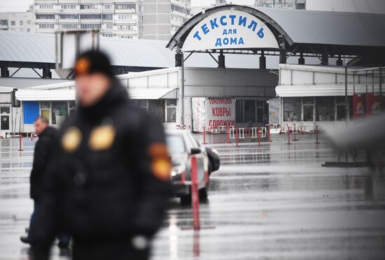 Проверки на московских рынках "Москва" и "Садовод"