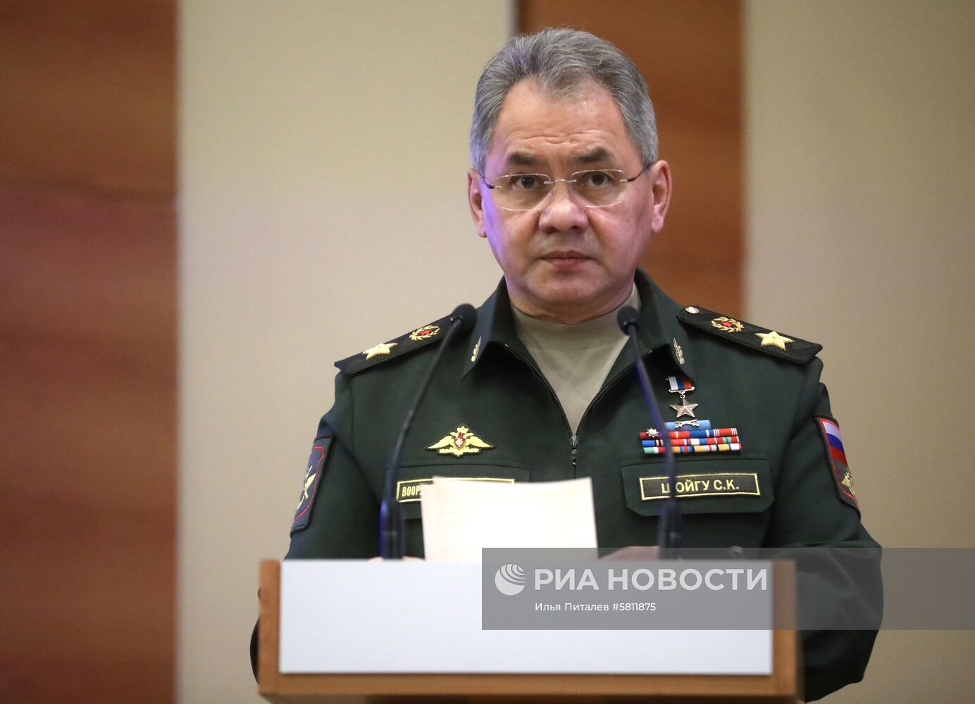 Заседание комитета Госдумы РФ по обороне с участием главы минобороны РФ С. Шойгу