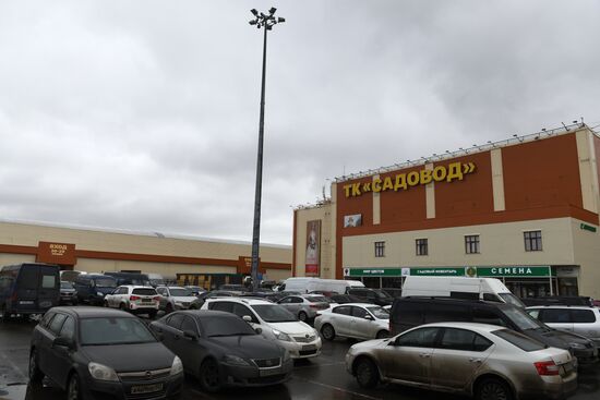 Проверки на московских рынках "Москва" и "Садовод"