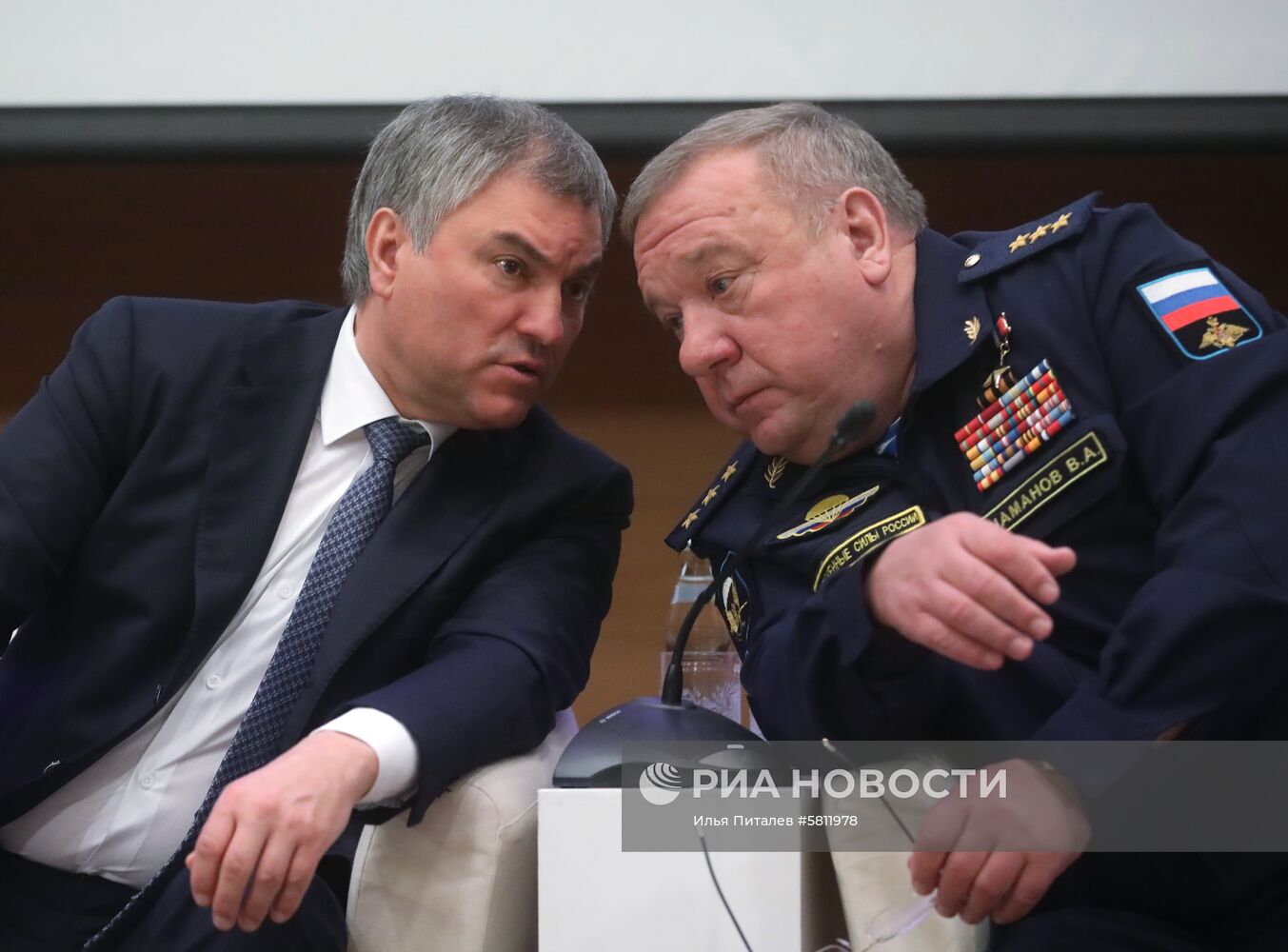 Заседание комитета Госдумы РФ по обороне с участием главы минобороны РФ С. Шойгу 