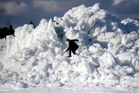 Ледяные торосы на Финском заливе