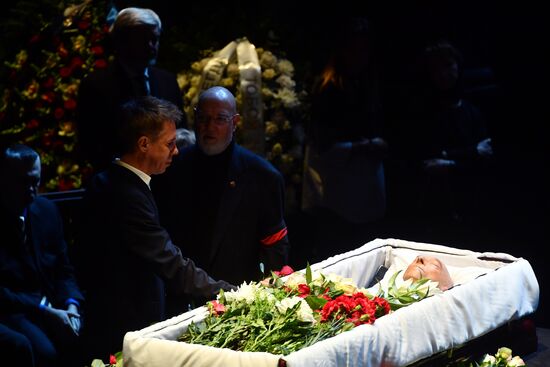 Прощание с актером В. Этушем