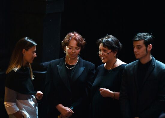 Прощание с актером В. Этушем