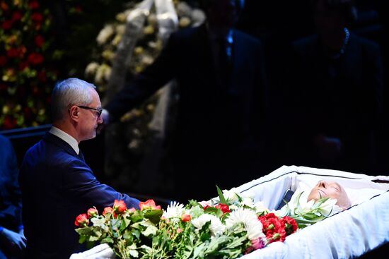 Прощание с актером В. Этушем