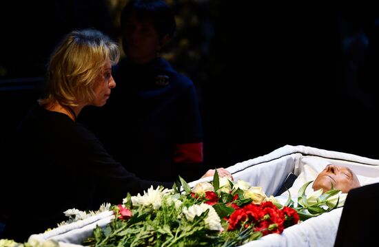 Прощание с актером В. Этушем